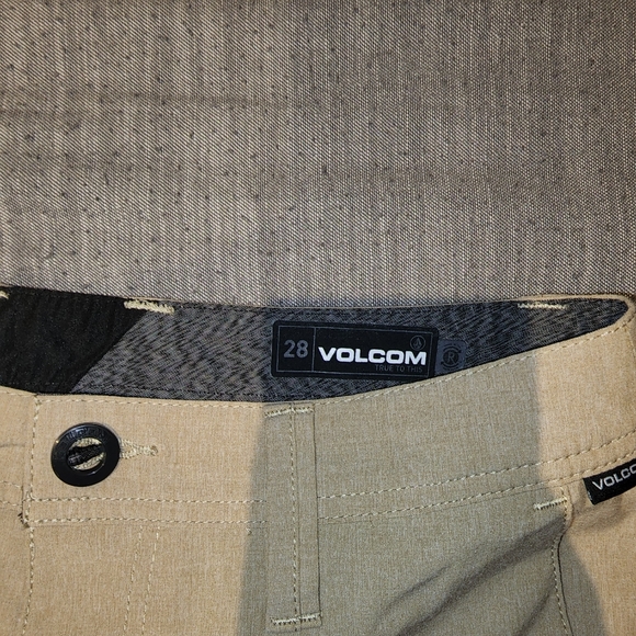 Volcom board shorts - Picture 2 of 3